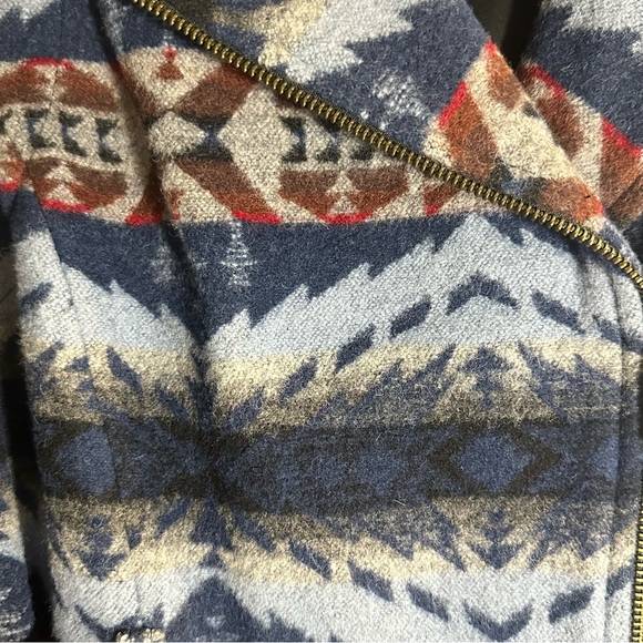 Pendleton Black Woolen Vest with Bronze Zip and Adjustable Belt - Picture 3 of 4